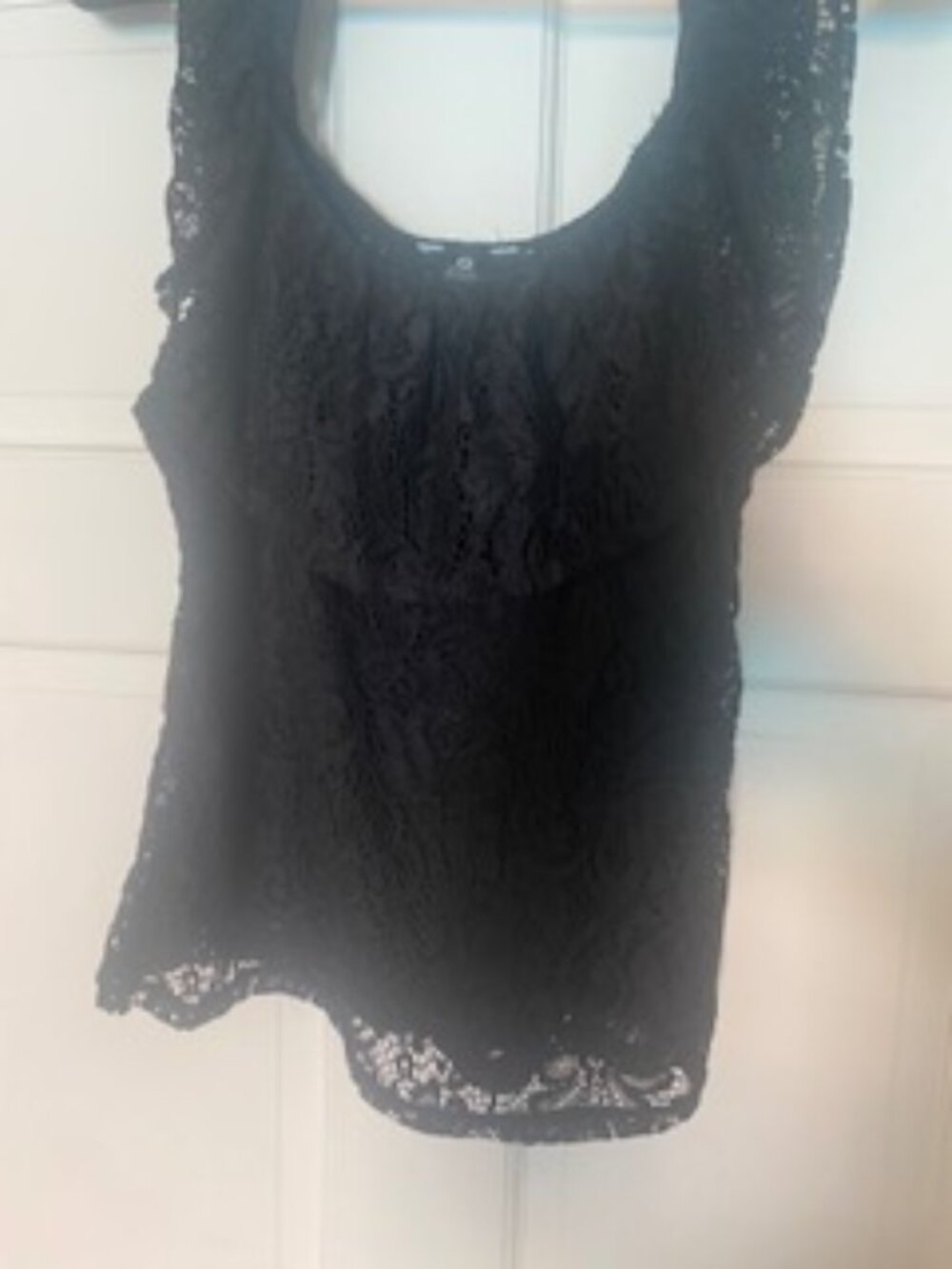 Guess Off the shoulders lace top